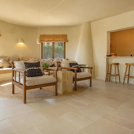 Alma D'olta - Plusholidays Villa