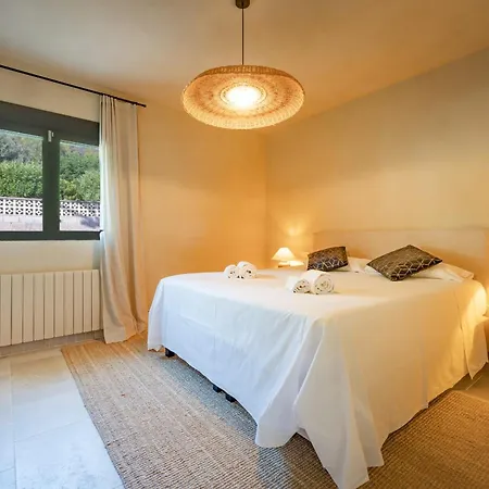 Villa Alma D'olta - Plusholidays